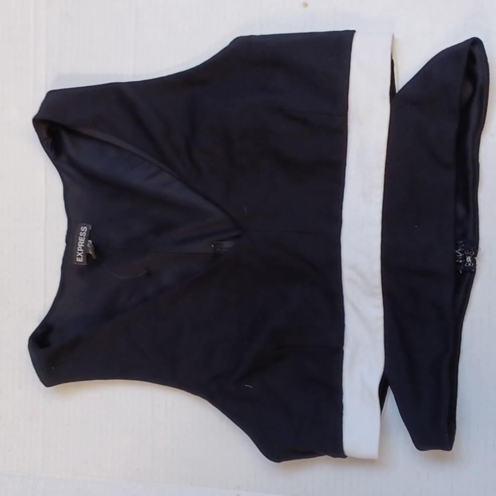 SPRESS BLOUSE BLACK AND WHITE  SIZE MEDIUM